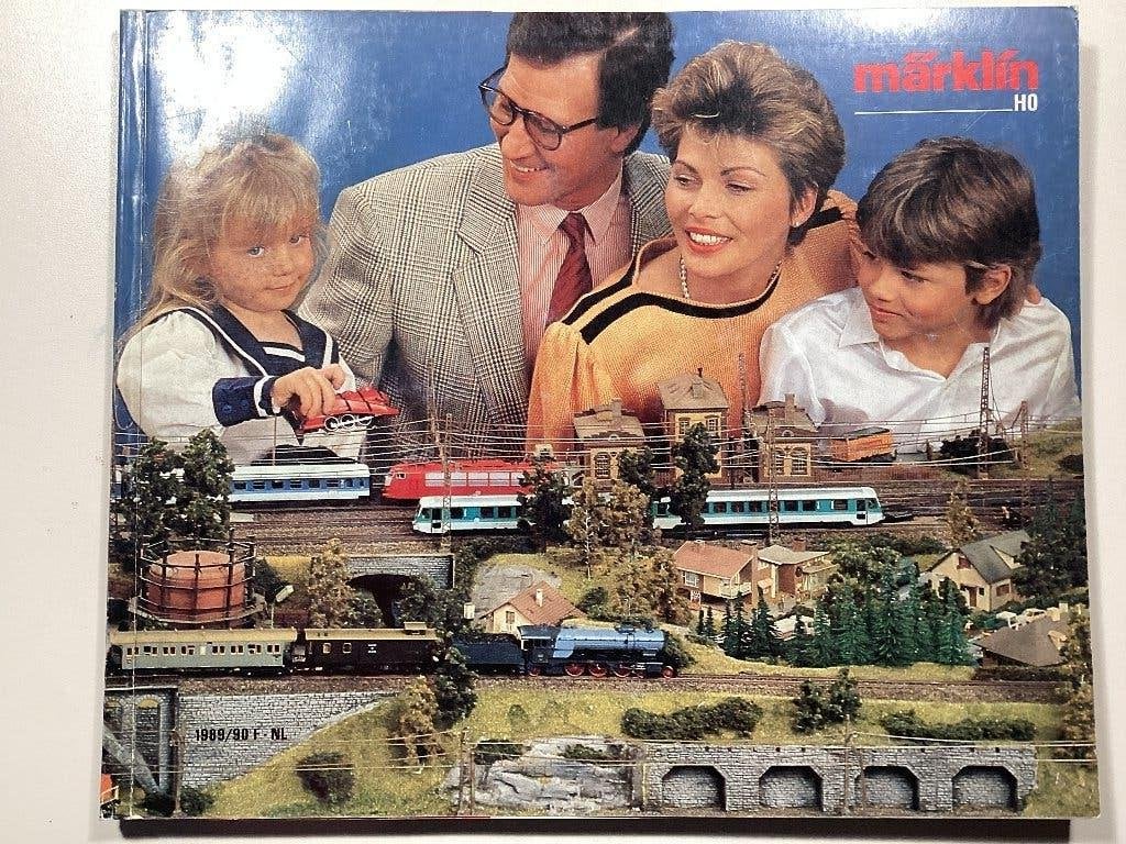 8 Catalogues MARKLIN Bilingues F/NL, Enlèvement, Neuf