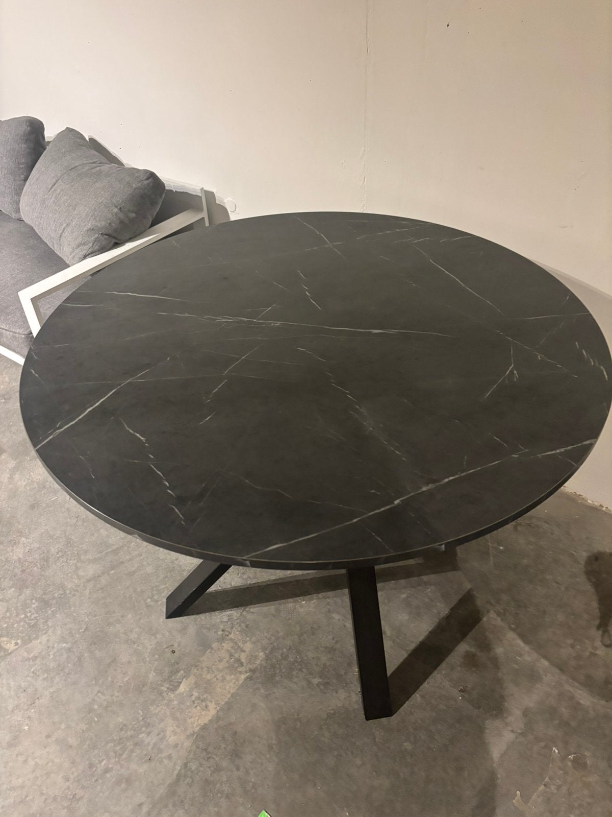 Ronde tafel ikea Mariedamm, Ophalen, Zo goed als nieuw