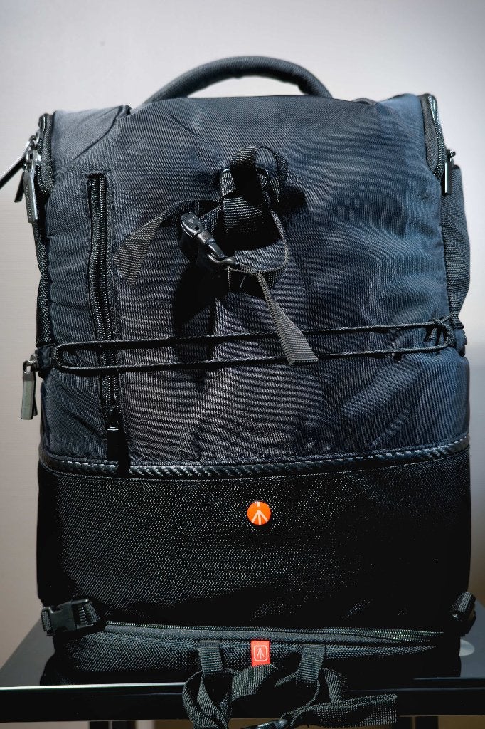 Manfrotto MB MA-BP-TL schoudertas voor camera, Ophalen, Manfrotto, Zijvakken, Zo goed als nieuw