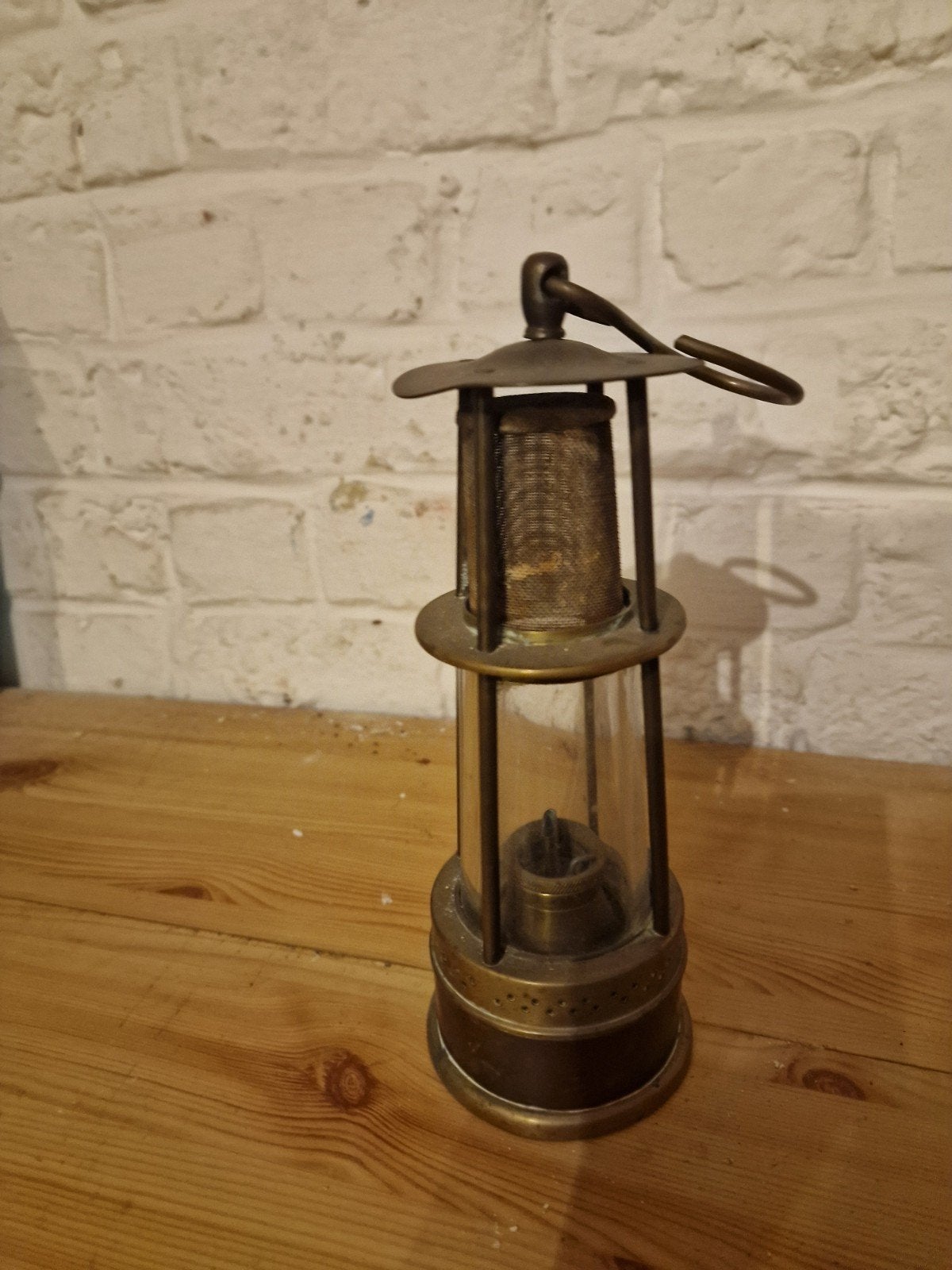 Ancienne  lampe a pétrole en très  bon état, Enlèvement