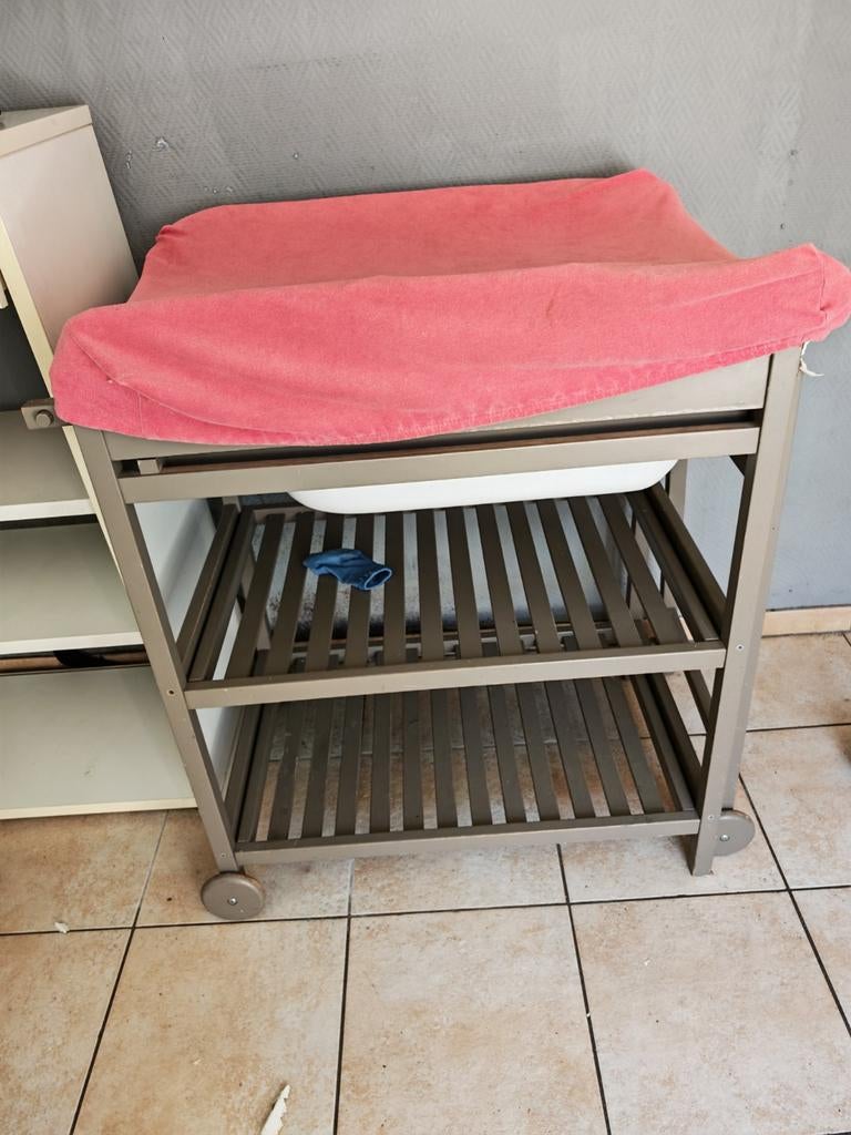 Gratis, Maison & Meubles, Armoires | Armoires à porte coulissante & Armoires à archives, Enlèvement