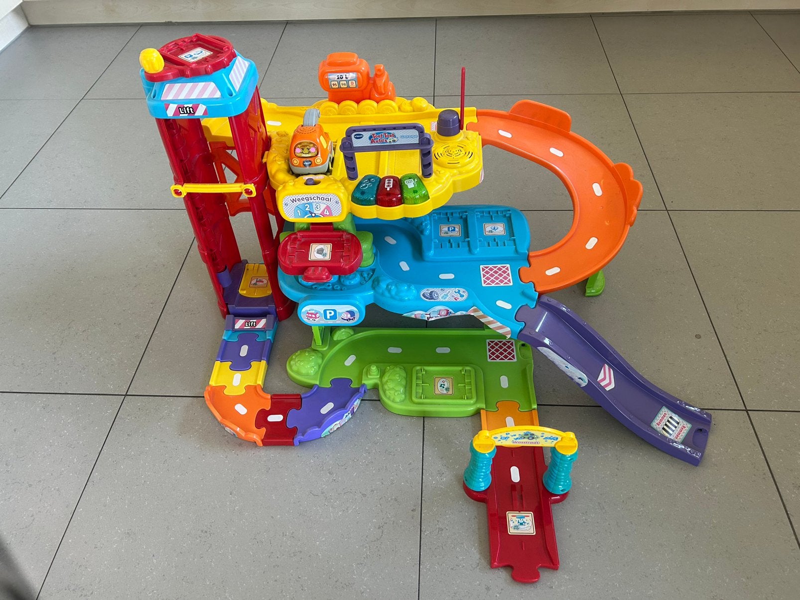 VTech Toet Toet Auto's Garage + Tim Takel, Enfants & Bébés, Enlèvement, Comme neuf