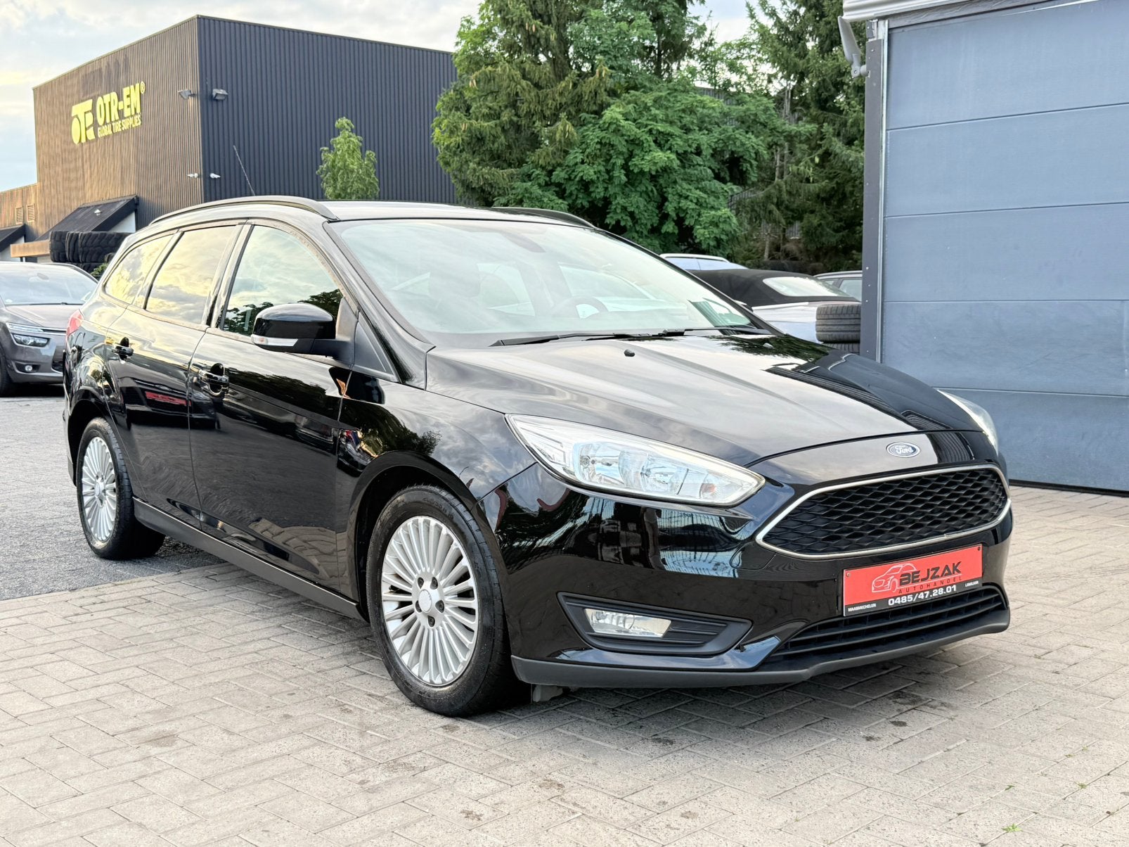 Ford Focus 1.5TDCi Euro6b 1j garantie Led | Lez Toegelaten, Auto's, Zwart, Bedrijf, Te koop, ABS