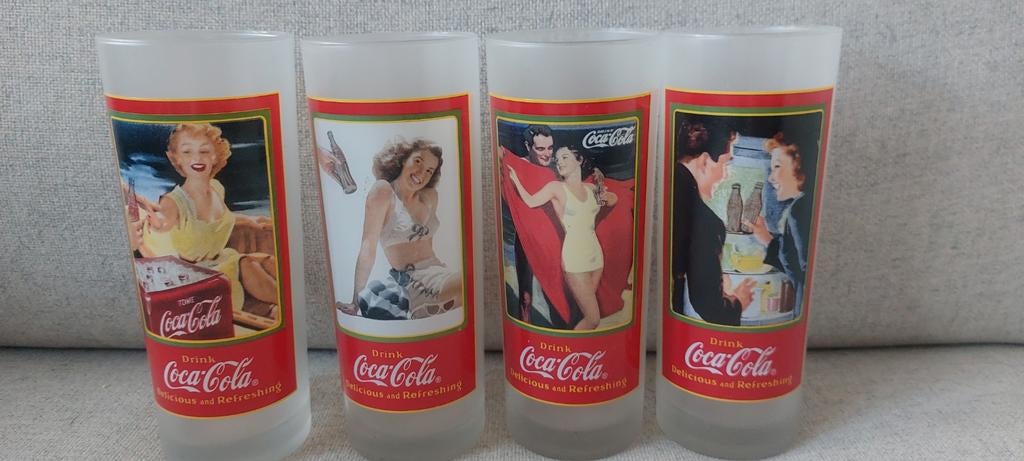 4 coca-cola-glazen met longdrink, Ophalen of Verzenden
