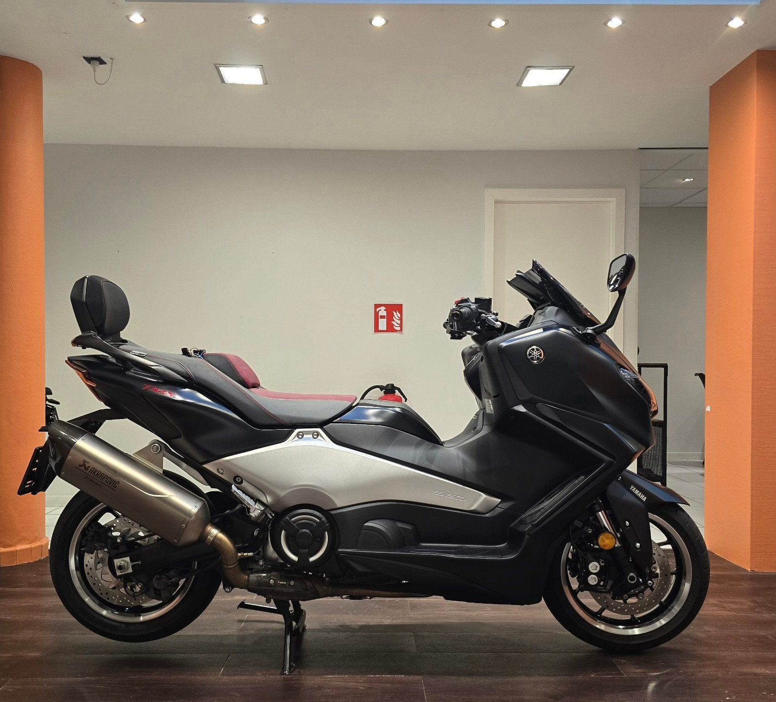 Yamaha T-max 560 25th Anniversary**2026**4.800km**Garantie, Entreprise, 560 cm³, ABS