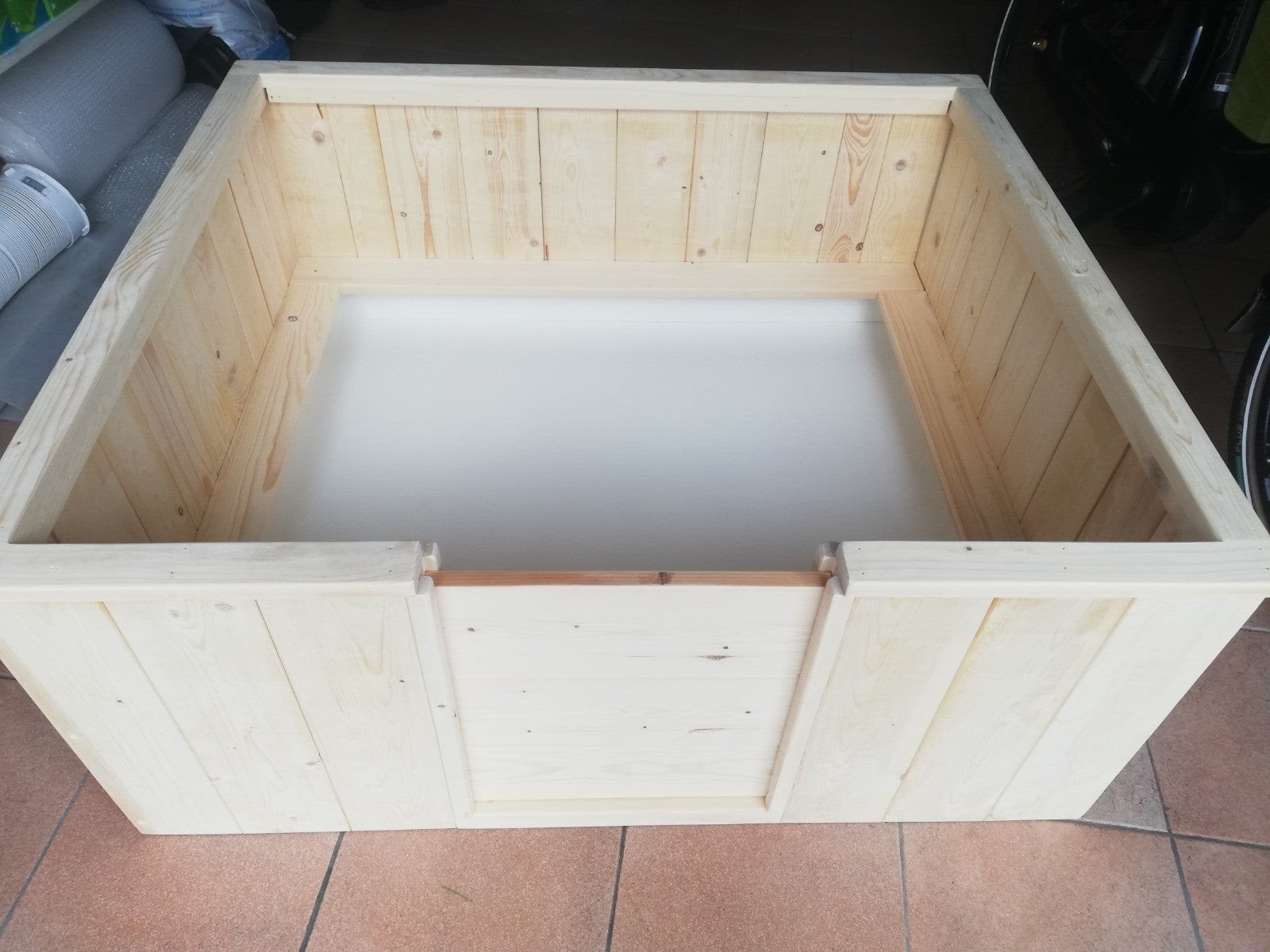 Nieuwe sterke grote houten Werpkist voor honden
Op voorraad, Animaux & Accessoires, Paniers pour chiens, Enlèvement