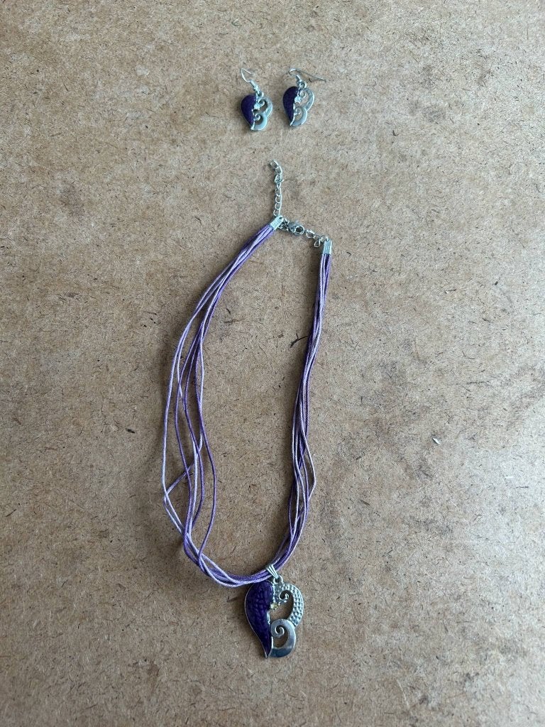 Ensemble collier et boucle d’oreille mauve, Bijoux, Sacs & Beauté, Colliers, Enlèvement, Comme neuf, Violet, Autres matériaux
