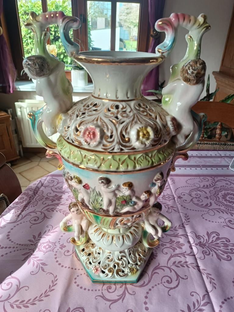 Capodimonte en porcelaine fabriquée en Italie, hauteur 48 cm, Enlèvement