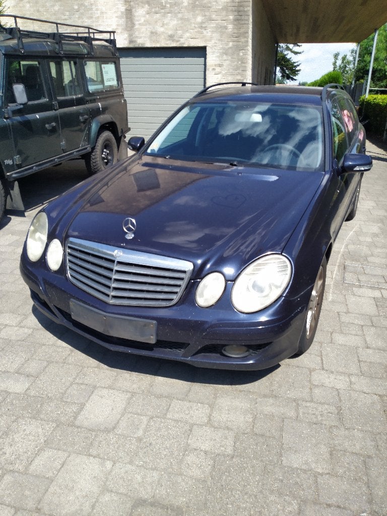mercedes E220cdi, Auto's, 188 g/km, Zwart, 4 cilinders, Blauw