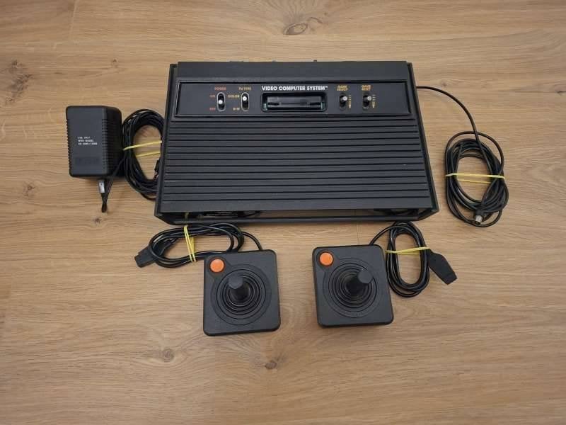 Atari 2600 VCS + 2 joysticks + 6 jeux originaux, boîtes, Consoles de jeu & Jeux vidéo, Avec 3 manettes ou plus, Enlèvement, Utilisé