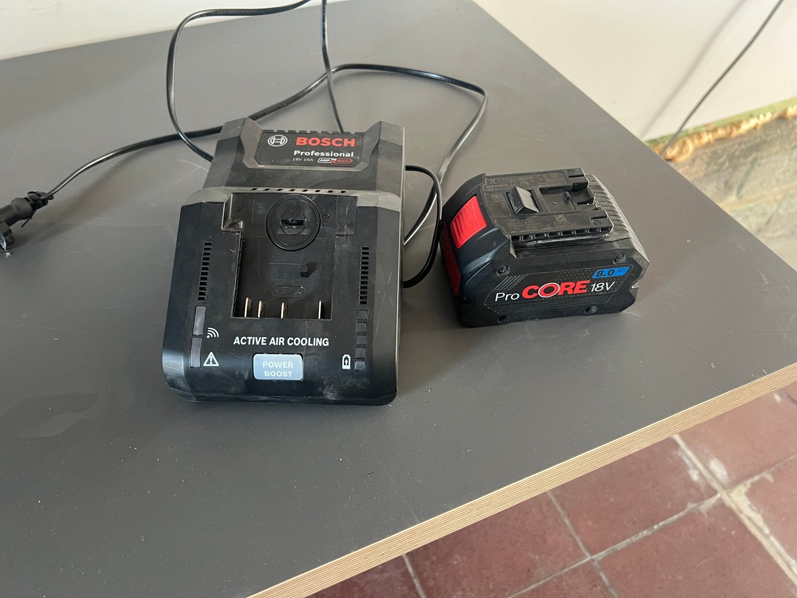 Bosch Batterie ProCORE18V 8,0Ah + chargeur, Enlèvement, Comme neuf