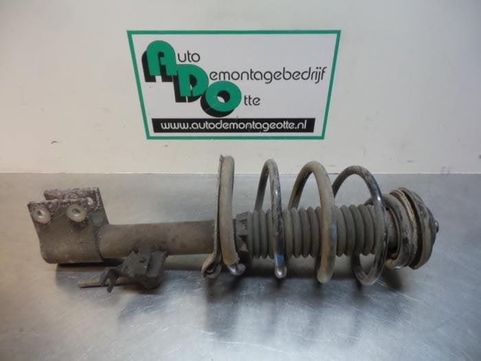 Schokdemperpoot links-voor van een Citroen C4 (C4 04-), Gebruikt, -, Ophalen of Verzenden, -