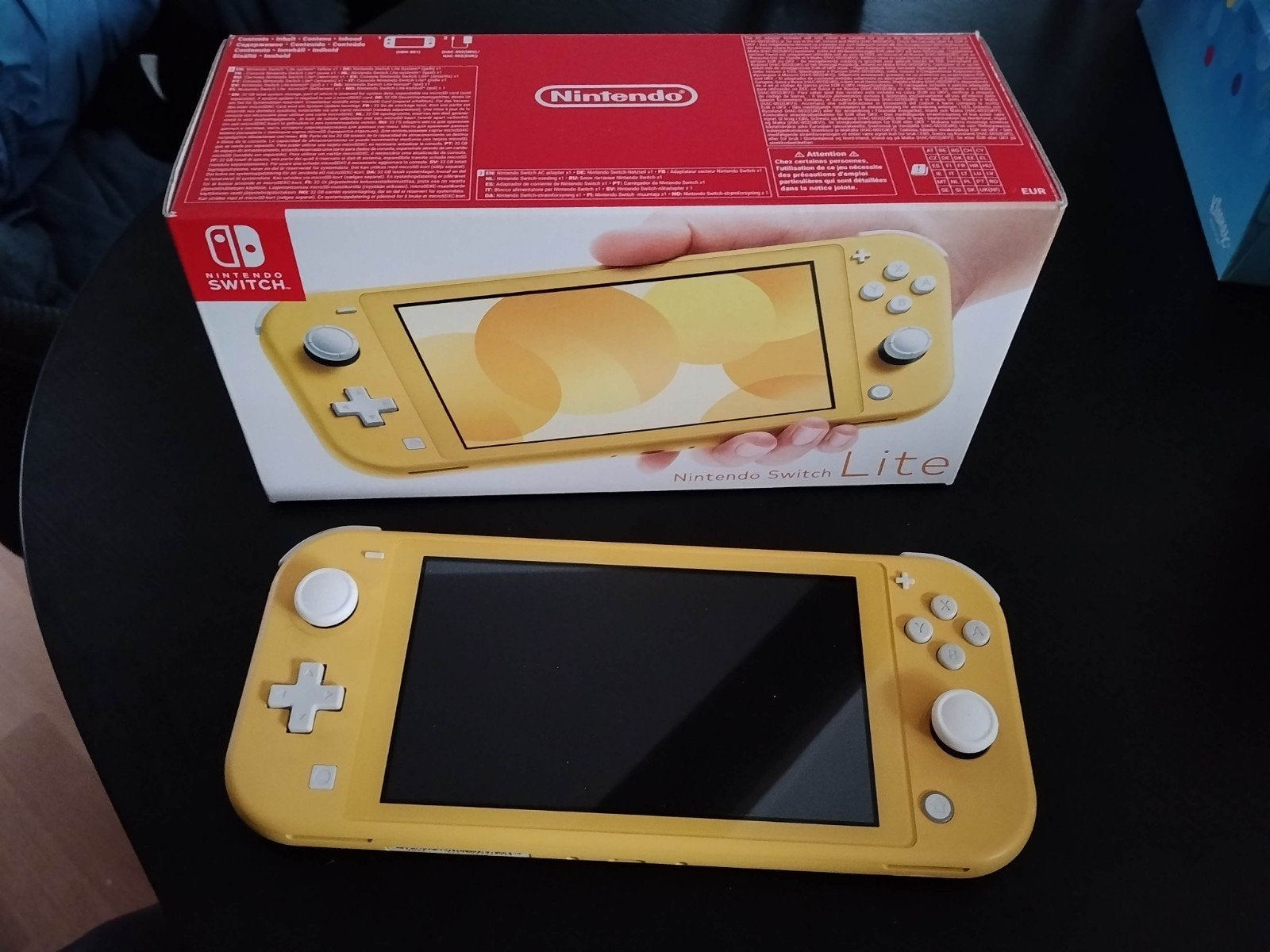 Switch lite jaune + étuit+chargeur+boite, Games en Spelcomputers, Spelcomputers | Nintendo Switch Lite, Geel, Ophalen