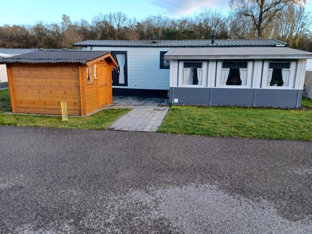 TE KOOP CHALET OP DE CAMPING DE BINNENVAART IN HOUTHALEN, Caravanes & Camping, Caravanes résidentielles, Enlèvement