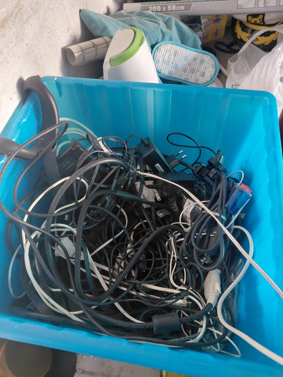 caisse de câble informatique 10 euro, Enlèvement ou Envoi