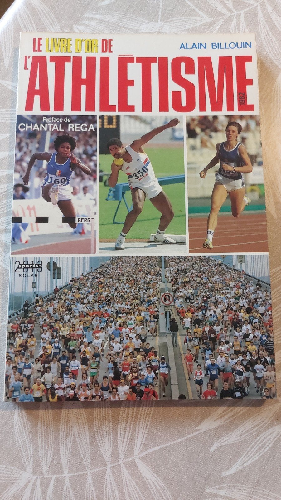 Le livre d'or de l'athlétisme 1982, Livres, Enlèvement ou Envoi