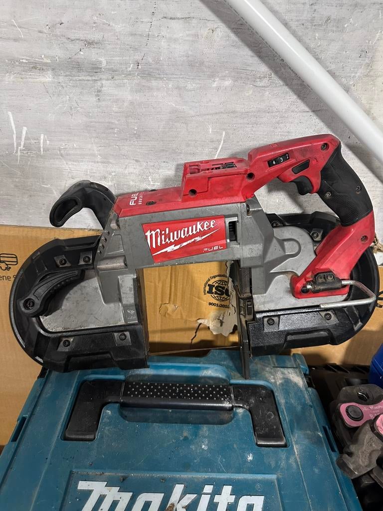 Milwaukee M18 CBS125 scie ruban metal, Enlèvement, Comme neuf