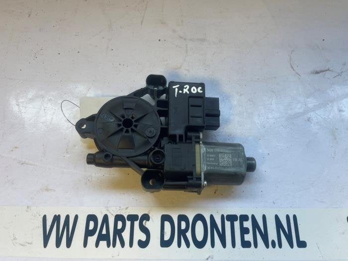 Moteur de vitre portière d'un Volkswagen T-Roc, Volkswagen, -, 3 mois de garantie, Utilisé
