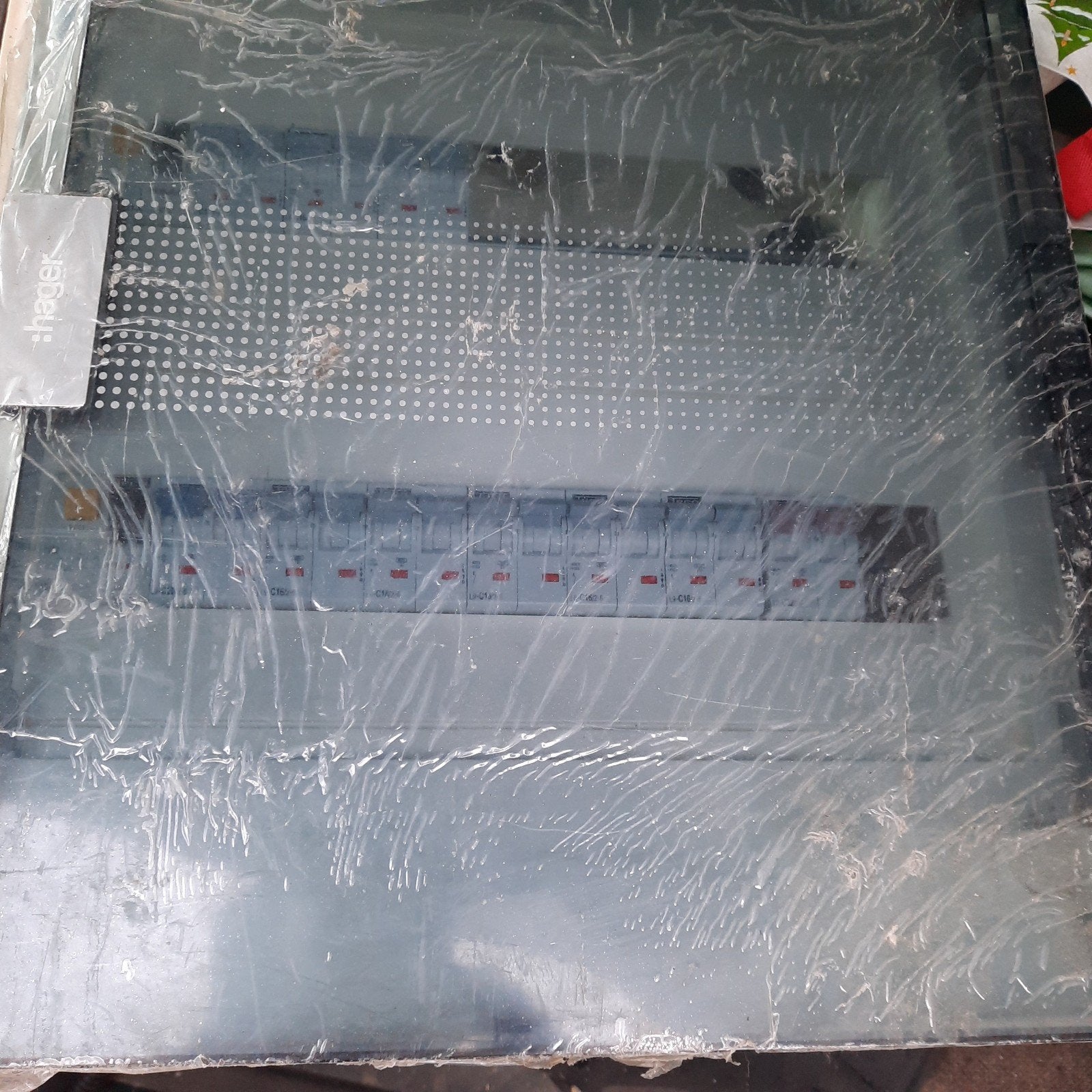 Compleet nieuwe box, 2 differentialen en 10 stroomonderbreke, Ophalen