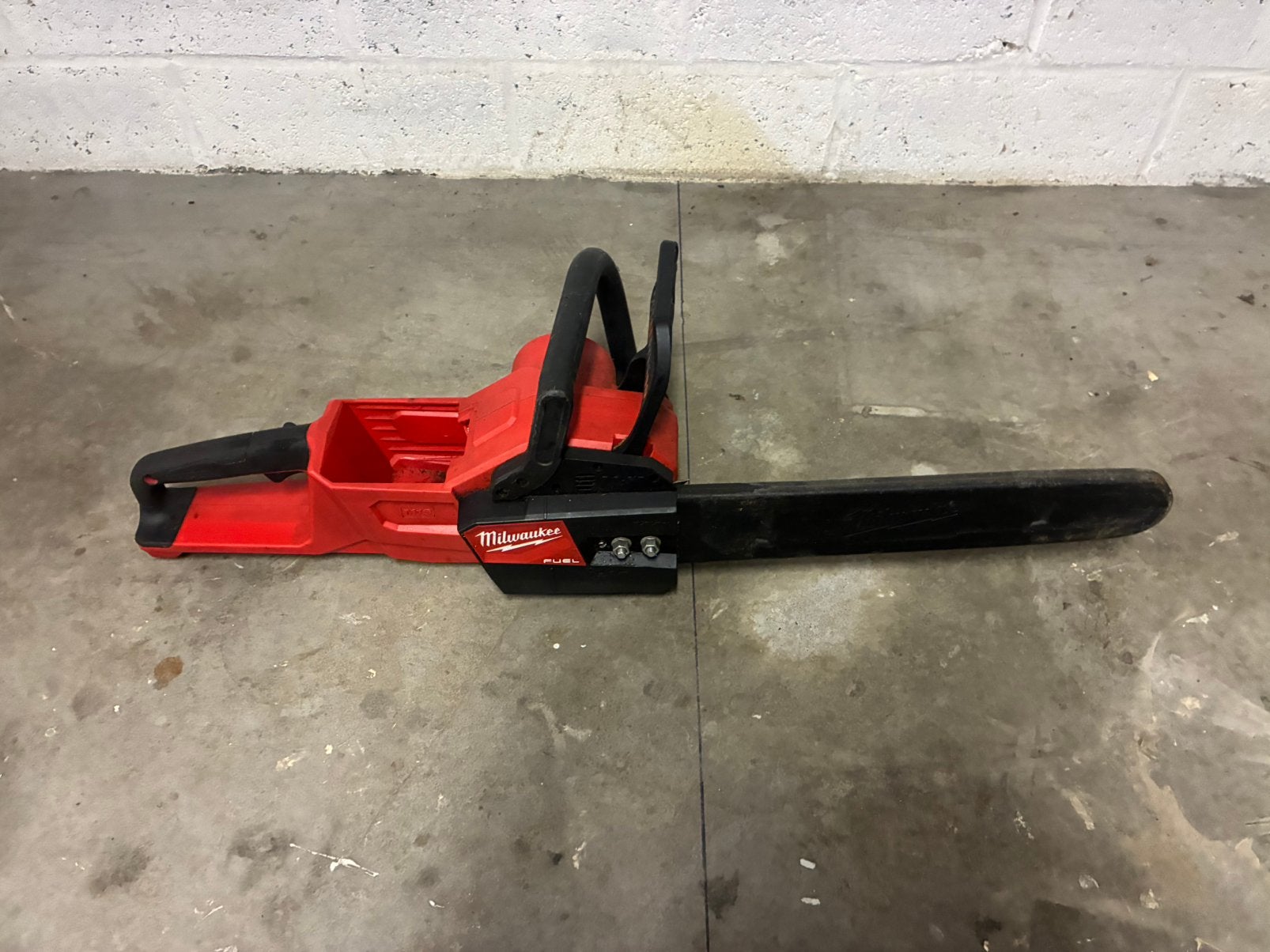 Tronçonneuse Milwaukee M18FCHS-0, Enlèvement, Utilisé, Batterie
