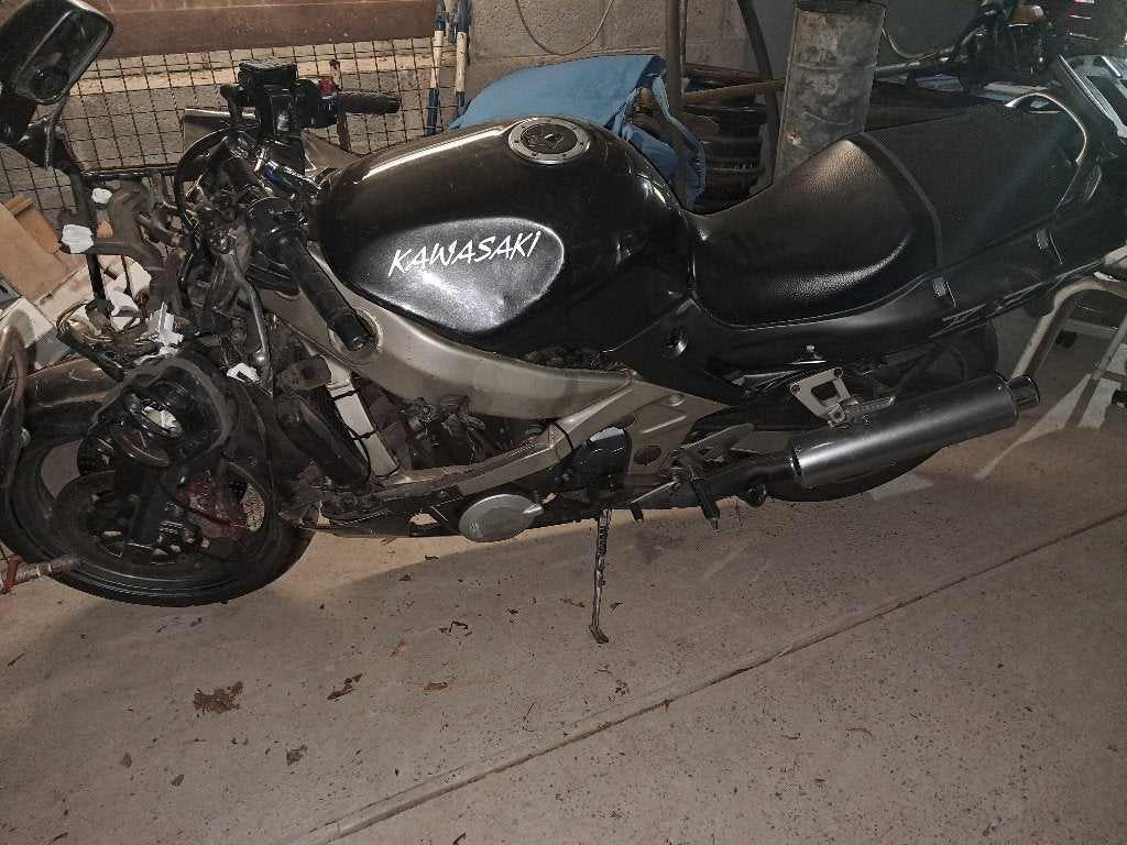 ZX600E accidentée, Enlèvement, Utilisé