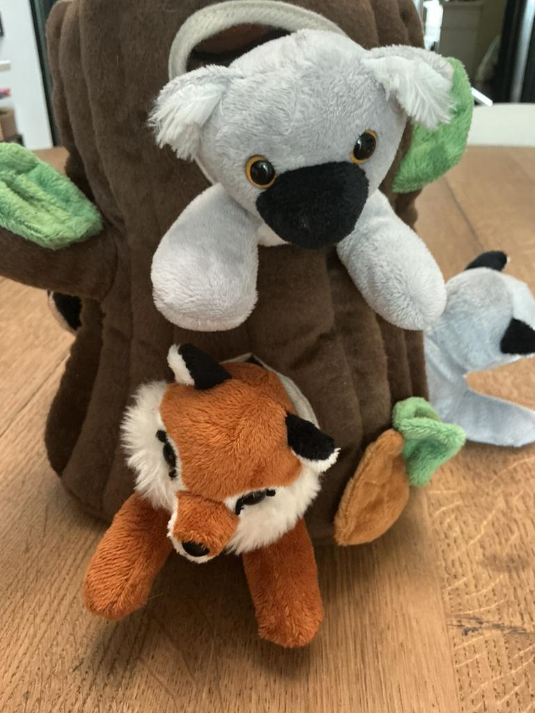 Boomhut met 5 bosdiertjes, Kinderen en Baby's, Speelgoed | Knuffels en Pluche, Ophalen, Gebruikt, Overige karakters, Middelgroot (20 tot 80 cm)