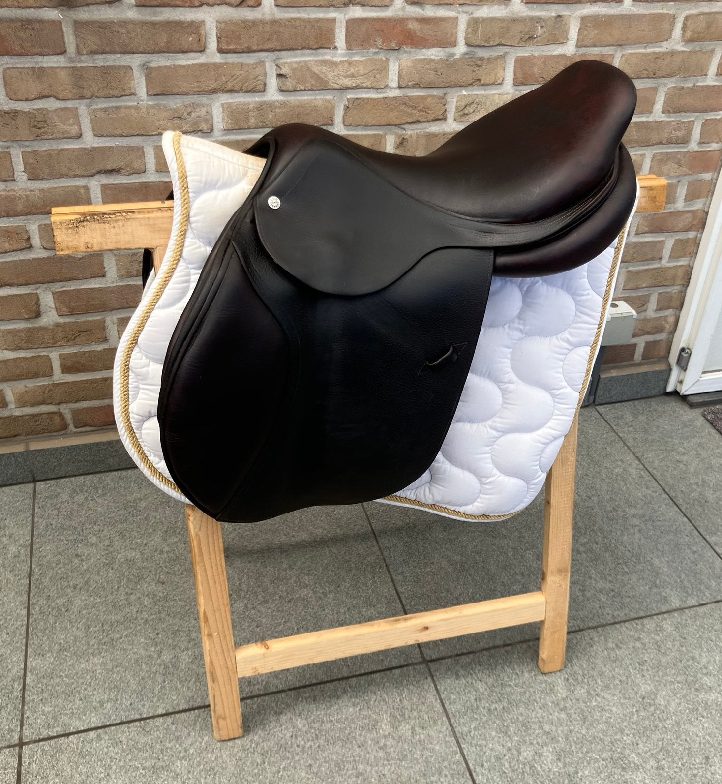 Springzadel CWD 17,5 inch + stijgbeugels, Ophalen of Verzenden, Zo goed als nieuw, Stijgbeugels