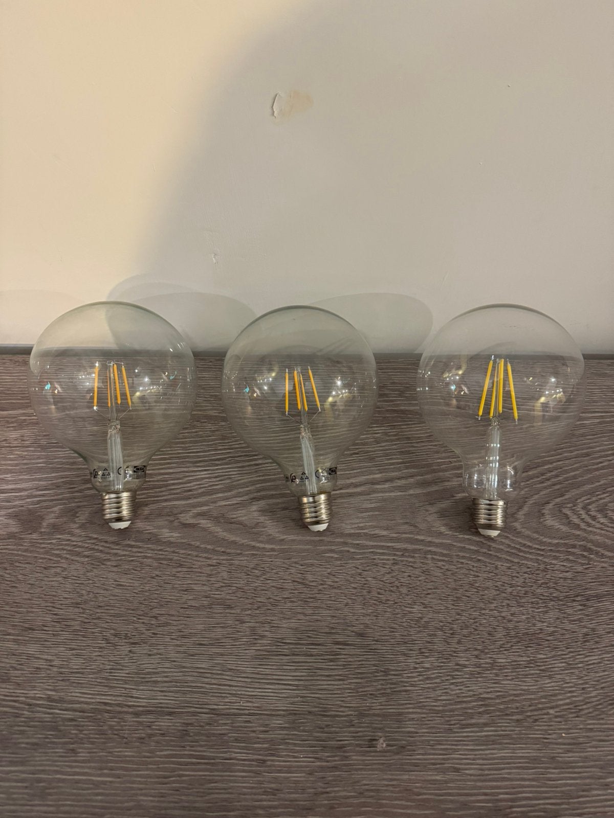 NIEUW 3 x IKEA E27 600lm 5,5w 2200K LED-lampen, Huis en Inrichting, Dimbaar, Nieuw, IKEA, Warm wit