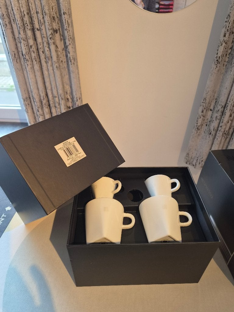 Tasse et soucoupe à café blanc, Enlèvement, Neuf, Moderne, Tasse(s) et/ou soucoupe(s)