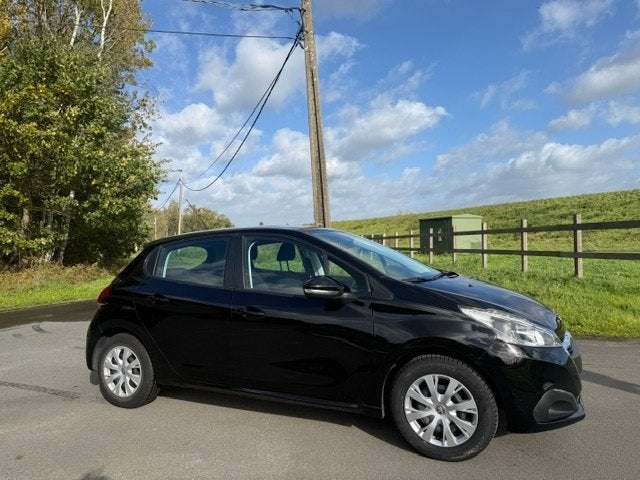 Peugeot 208, Auto's, Voorwielaandrijving, Dealer onderhouden, Stof, 1199 cc