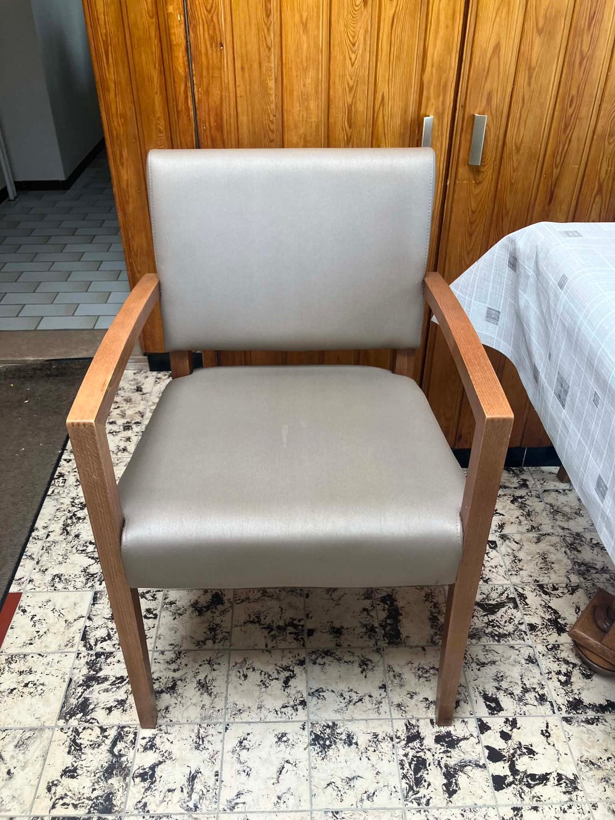 Comfortstoel van de goedwinkel, Ophalen, Gebruikt