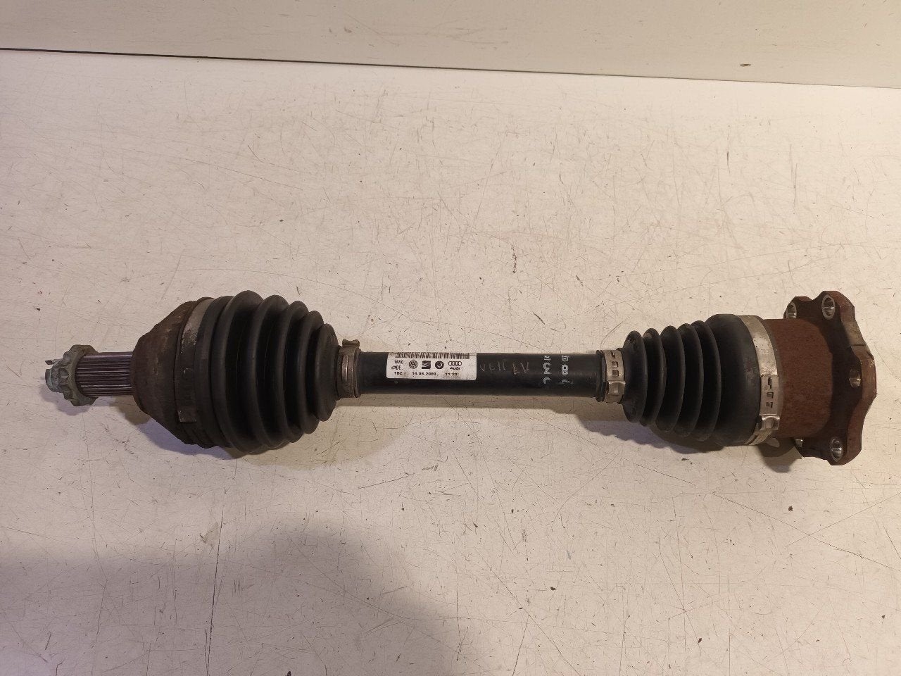 Aandrijfas links voor Skoda Fabia, Onderdelen@venauto.nl, Van der Ven Autorecycling B.V., Gebruikt, Ettenseweg 76, 4706 PB Roosendaal, The Netherlands