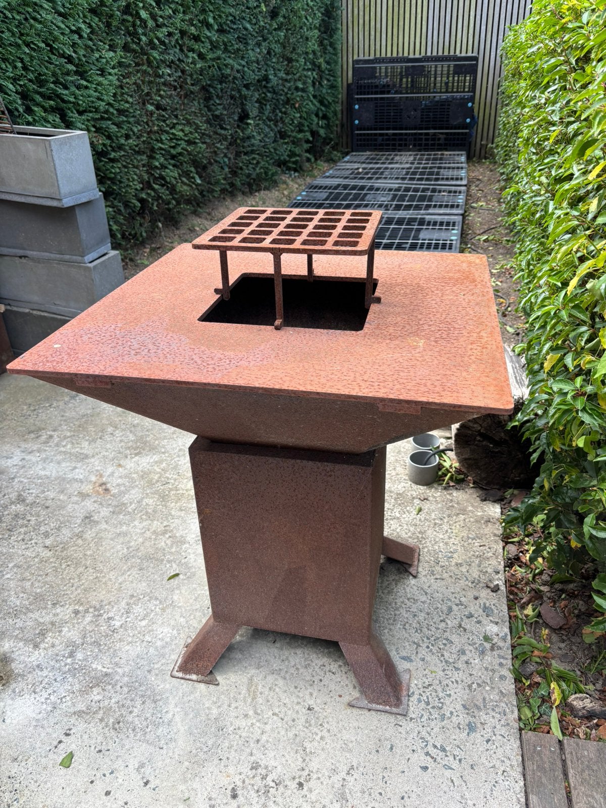 Buitenhaard / vuurkorf in cortenstaal, Tuin en Terras, Ophalen, Zo goed als nieuw
