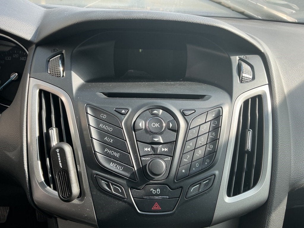 RADIO Ford Focus 3 Wagon (01-2010/02-2020), Auto-onderdelen, Gebruikt, Henry-Ford-Straße  1
50735  Köln, DE, Ford-Werke GmbH, Kunden@ford.com