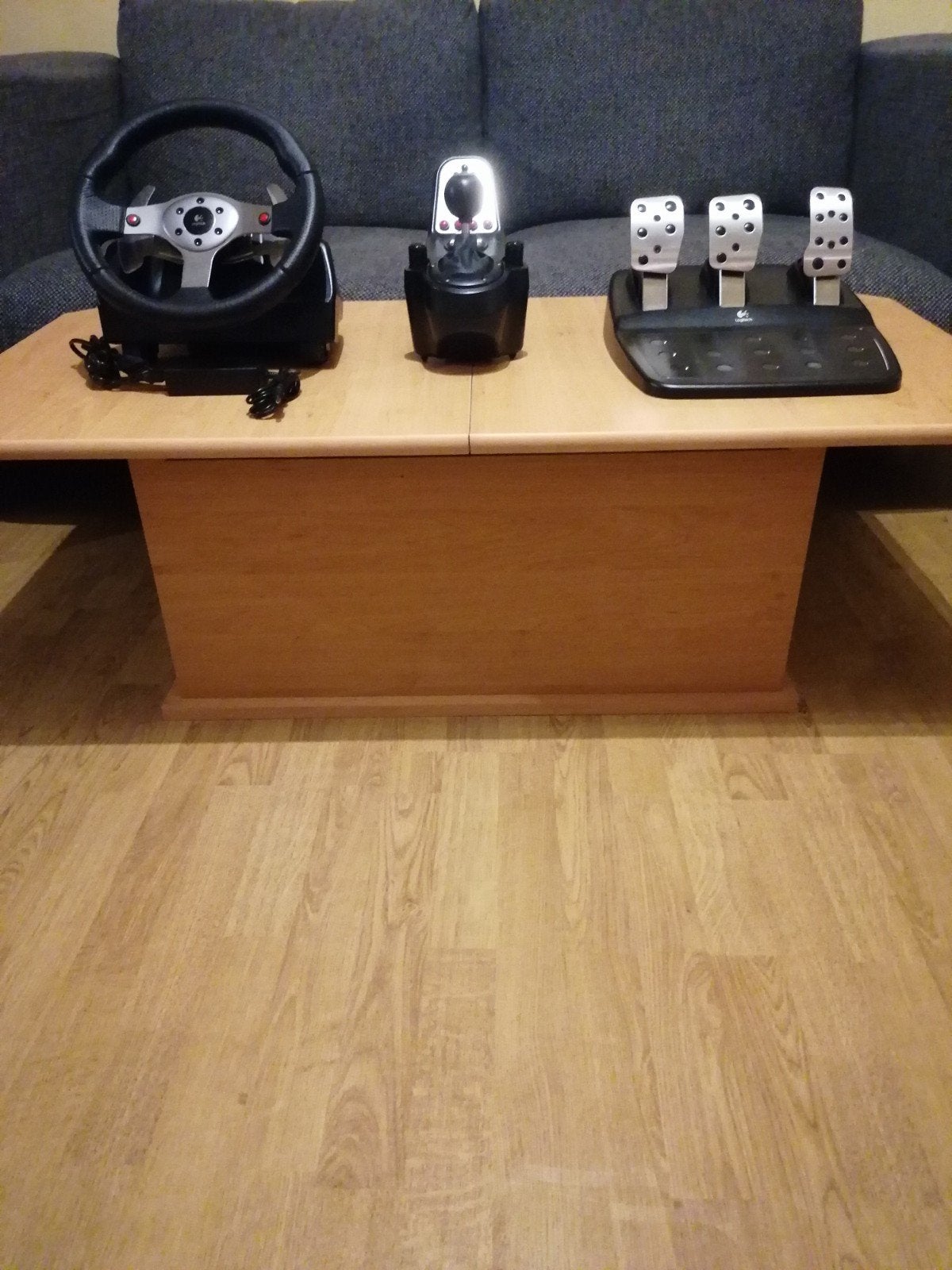 Logitech G25 Simracing (état comme neuf), Enlèvement