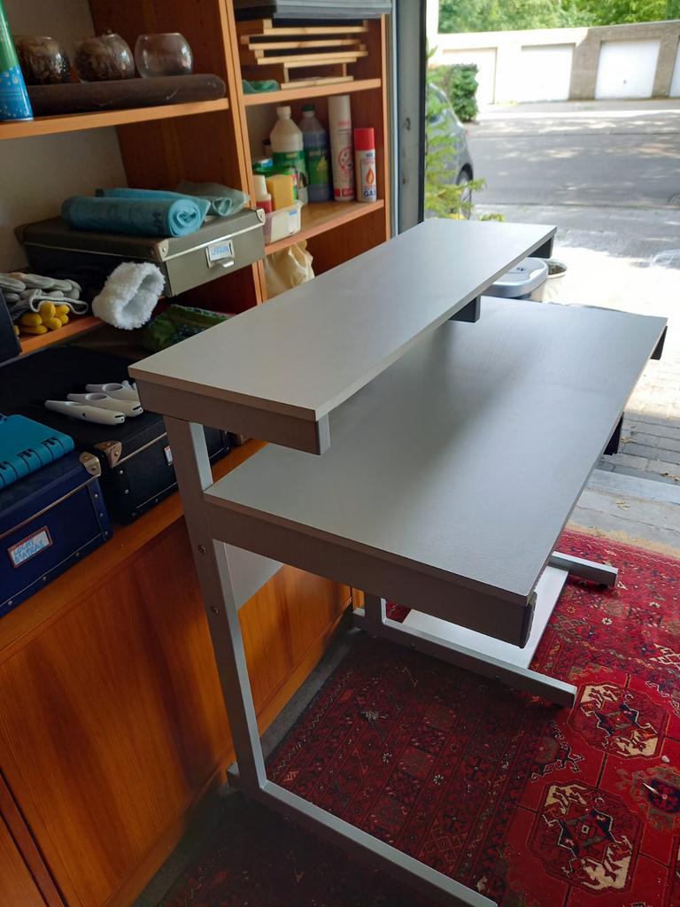 Computertafel verschillende opbergvakken, Ophalen, Gebruikt