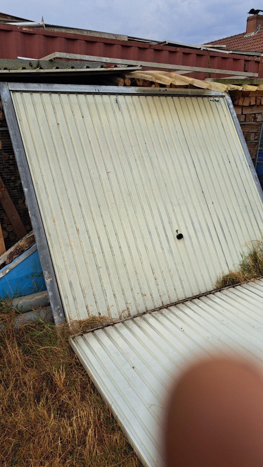 garage poort 2x. 1compleet met kassement. 1 zonder kassement, Ophalen