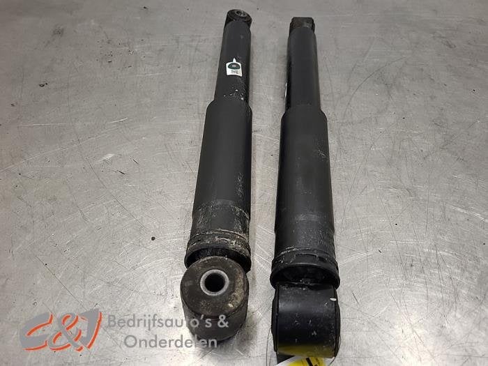 Kit amortisseur d'un Renault Trafic, Renault, -, 3 mois de garantie, Utilisé