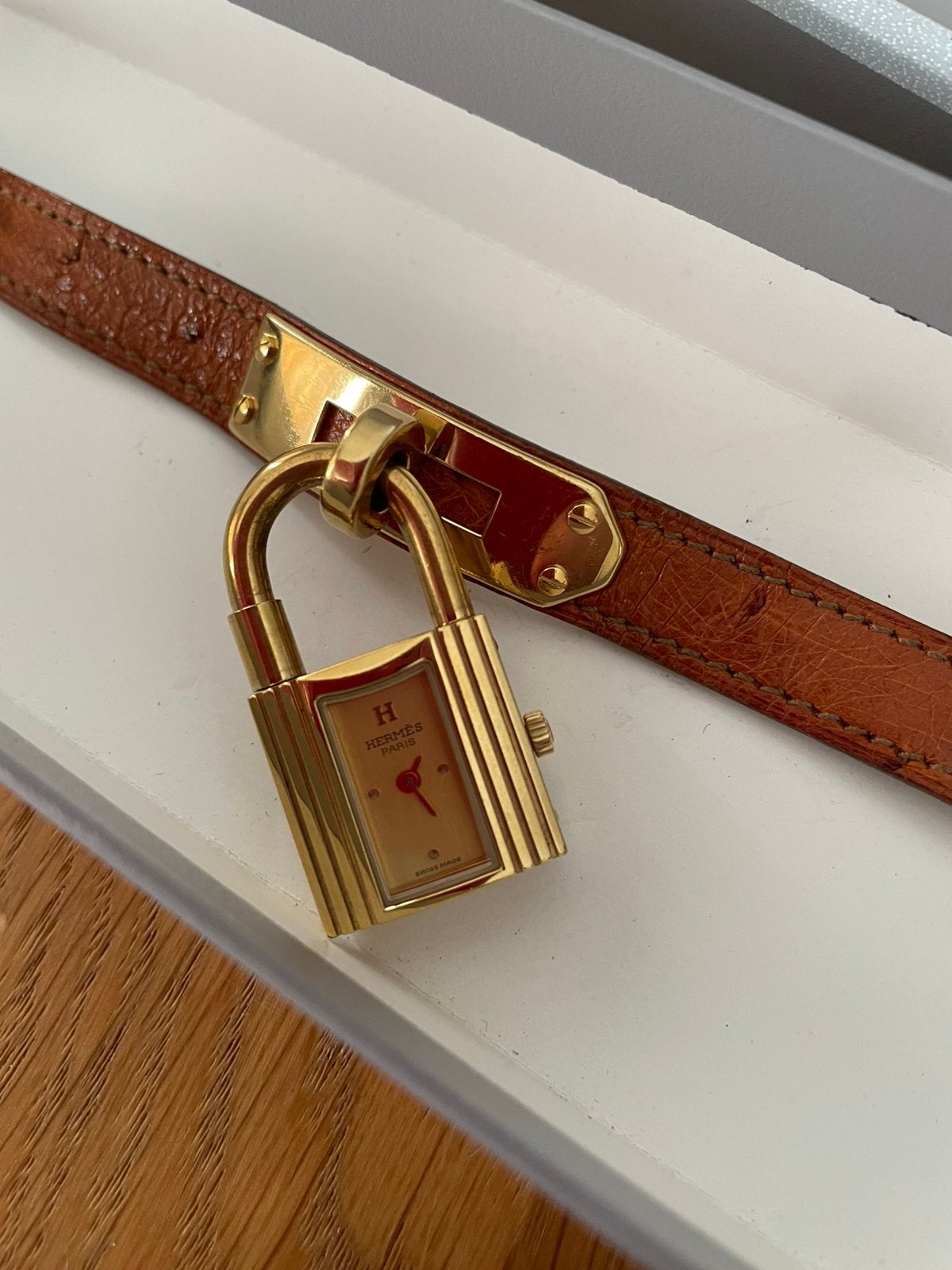 Montre Hermès modèle Kelly, Montre-bracelet, Autres marques, Enlèvement ou Envoi, Cuir