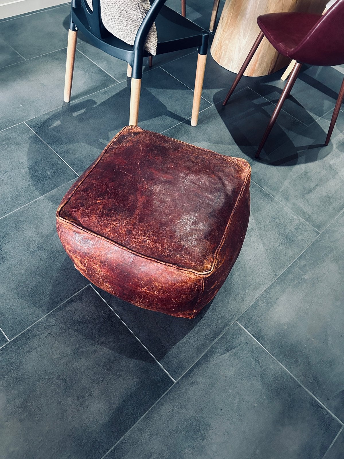pouf en cuir véritable, Enlèvement ou Envoi, Comme neuf, Carré, Cuir