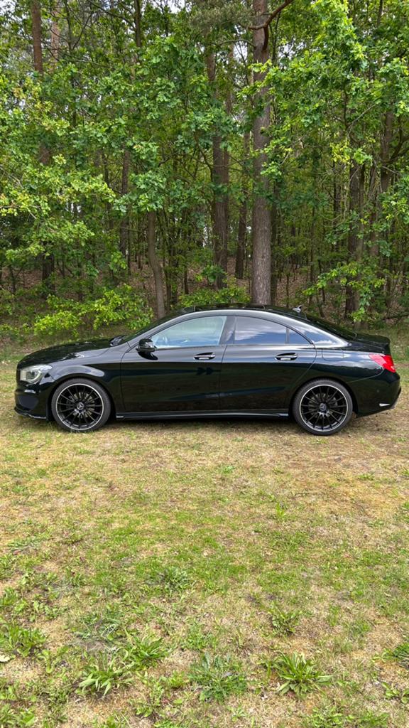 Mercedes CLA 180 AMG-line + pano, Auto's, CLA, 4 cilinders, 700 kg, Zwart