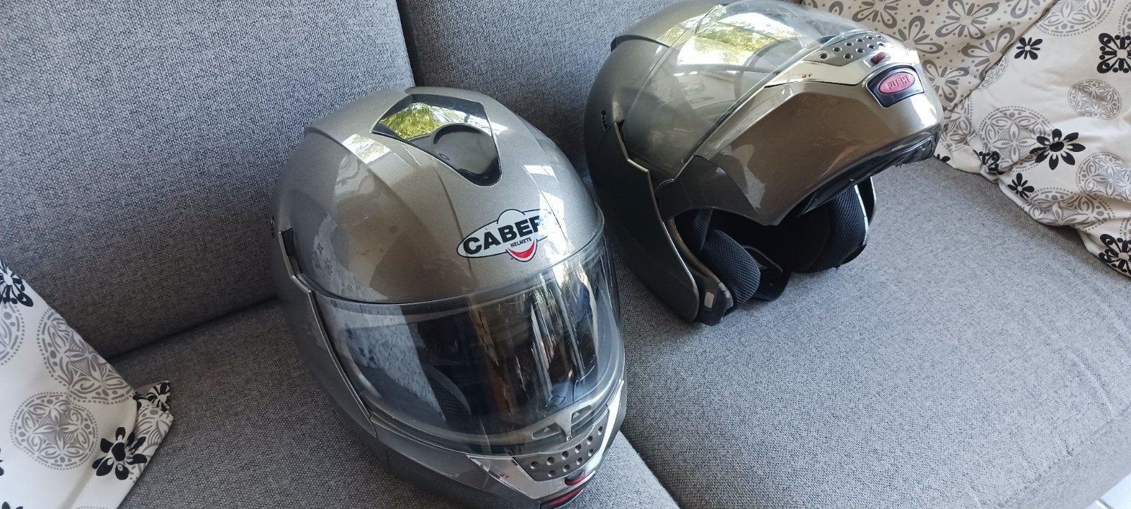 twee systeemhelmen caberg zie maat op foto, Motoren, Ophalen of Verzenden