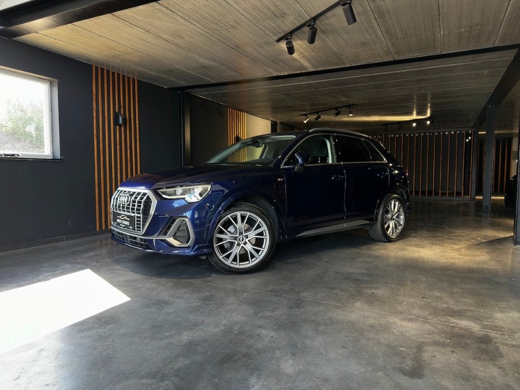 Audi Q3 Édition Business | S-line | Camera | Carplay |..., Autos, Audi, Cuir, Achat, Entreprise, Noir