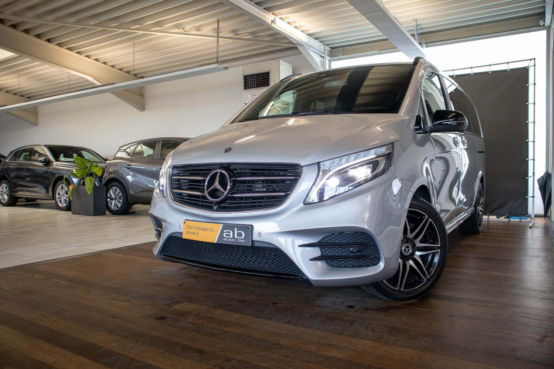 Mercedes-Benz V 250 DUBBELE CABINE lichte vracht, AMG Line,, Auto's, Elektrische ramen, 0 kg, Bedrijf, 5 deurs