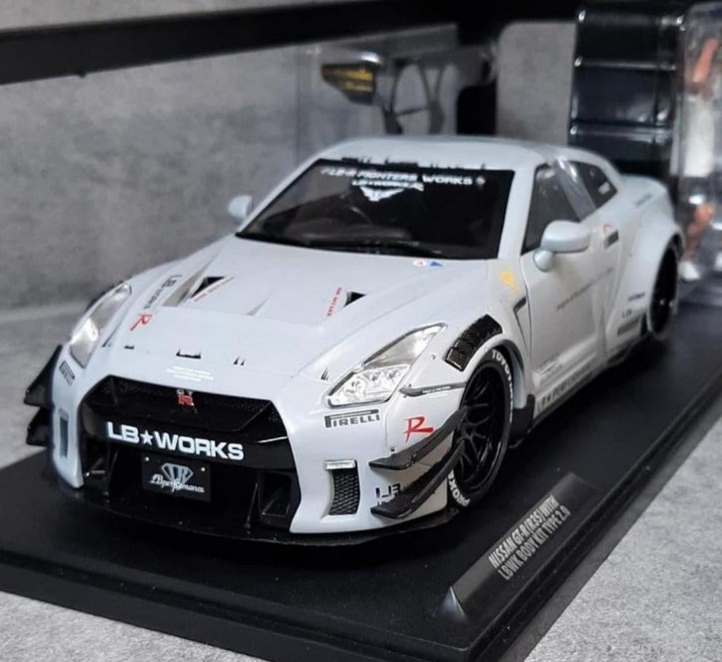 Nissan GT-R (R35)
With LBWK Body Kit type 2.0/1:18/NIEUW, Ophalen of Verzenden, Nieuw, Auto, Solido