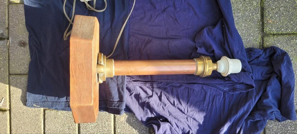 Pied de lampe bois& cuivre, Enlèvement, Cuivre