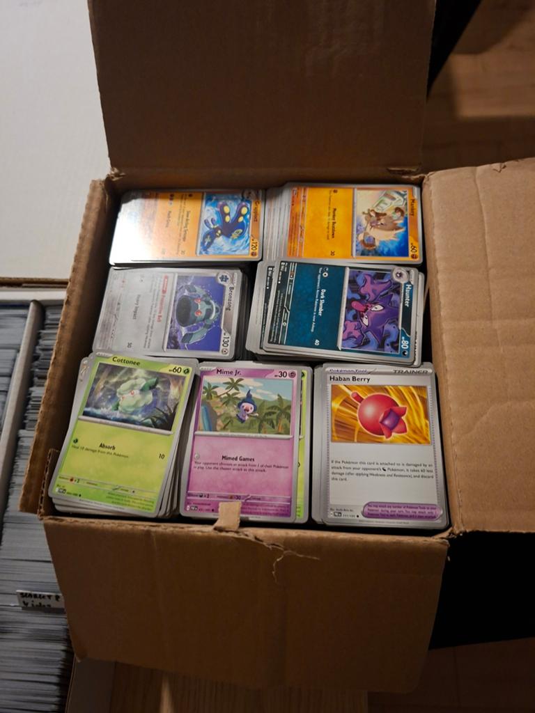 Pokemon bulk +-12000 kaarten  380€, Ophalen