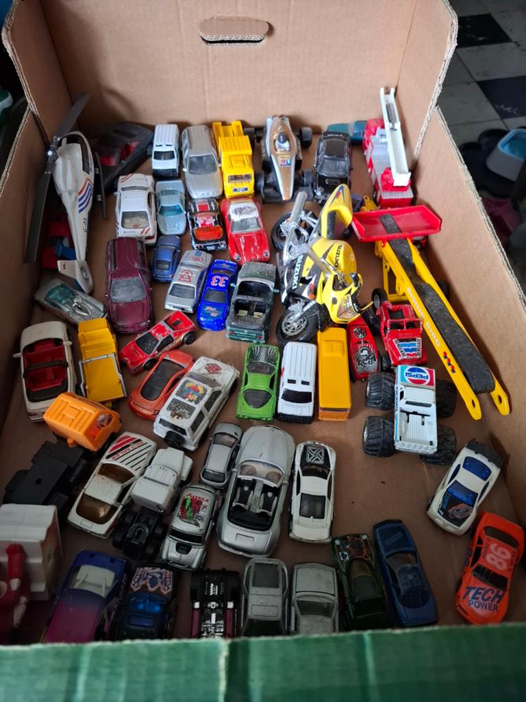 Lot de 54 voitures en metal, Hobby & Loisirs créatifs, Enlèvement