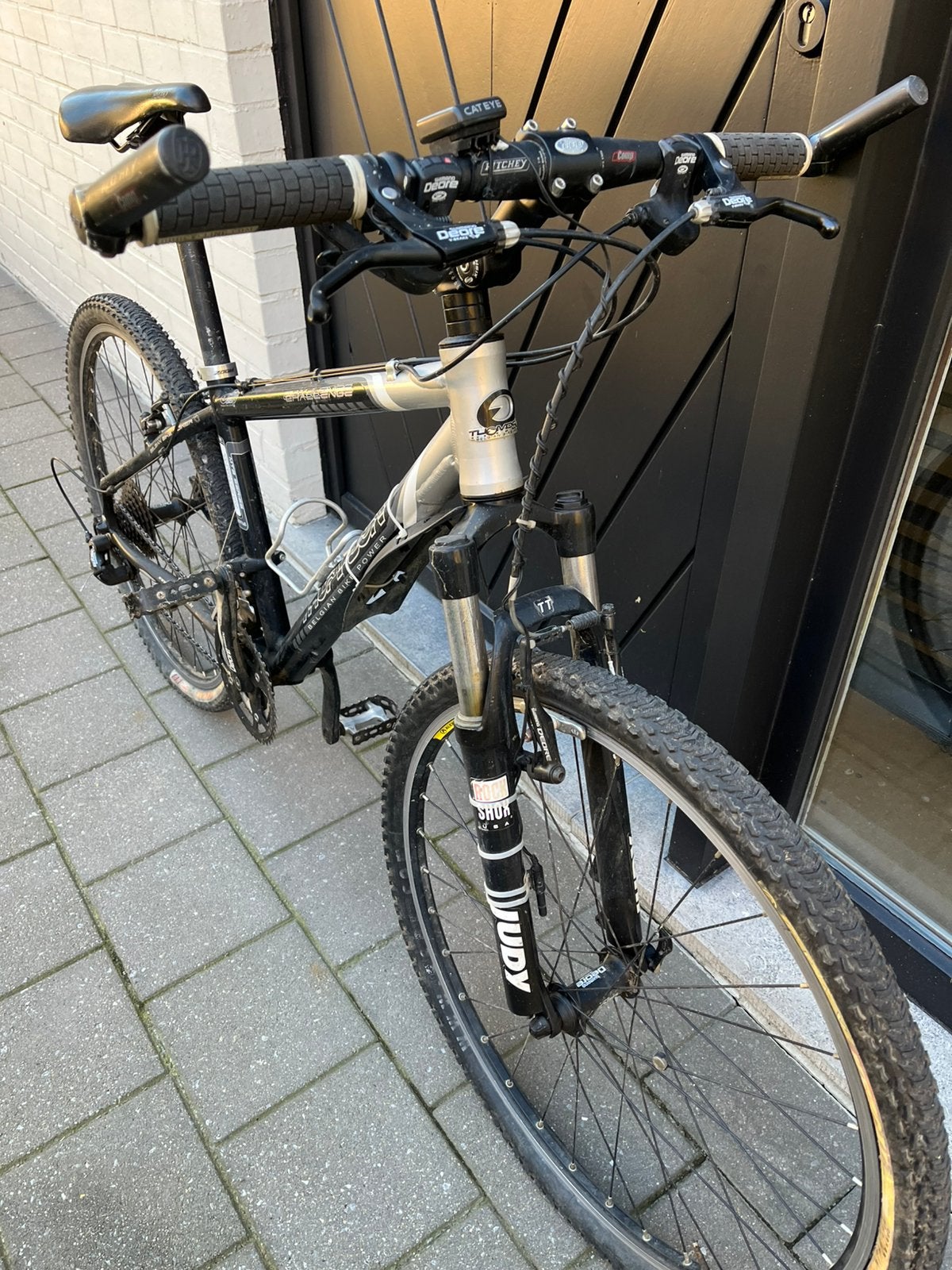 VTT, Enlèvement, Utilisé, Femmes