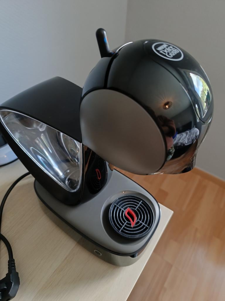 Dolce Gusto Infinissima touch, Réservoir d'eau amovible, Dosettes et capsules de café, Comme neuf, Enlèvement